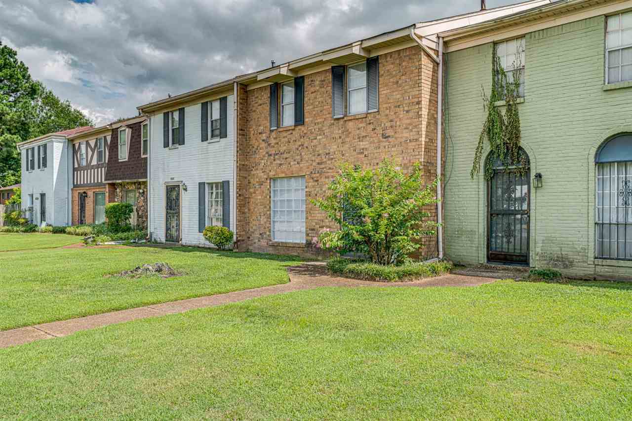 5565 Pleasant View Road, Unit 5565 Memphis, TN 38134 - Photo 22 of 25 a front view of a house with a yard