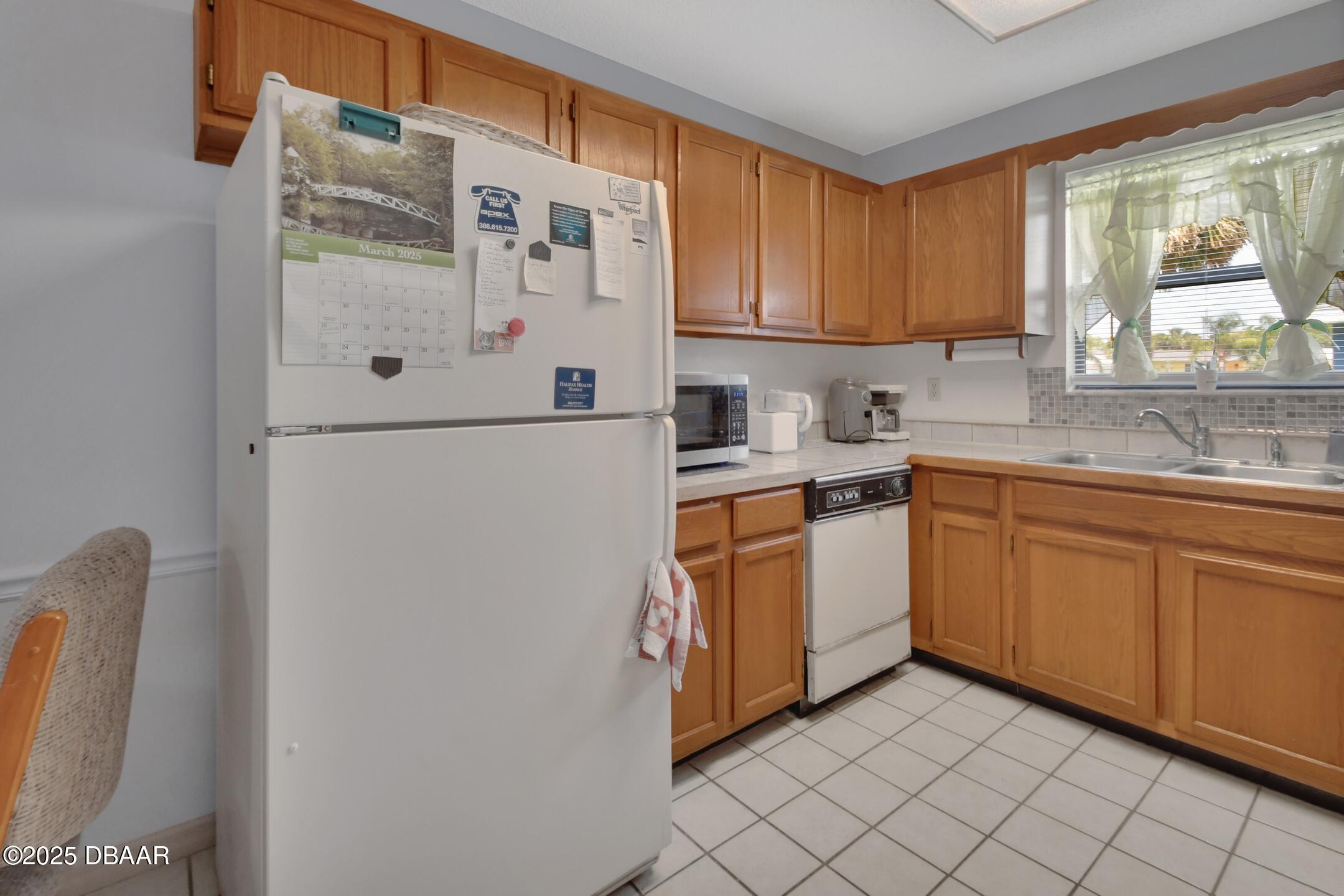 33 Rivocean Drive Ormond Beach, FL 32176 - Photo 5 of 29 8-Kitchen