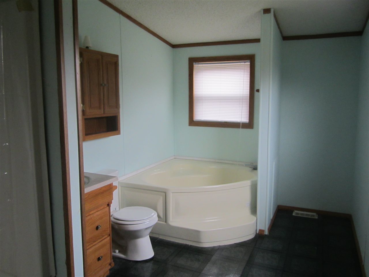 18523 18 Mile Road Leroy, MI 49655 - Photo 17 of 25 1810611-16.JPG