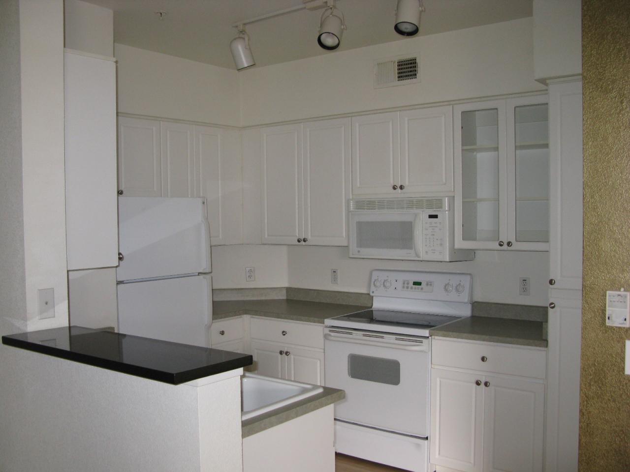 1701 East Colter Street, Unit 465 Phoenix, AZ 85016 - Photo 2 of 12 everything you need kitchen