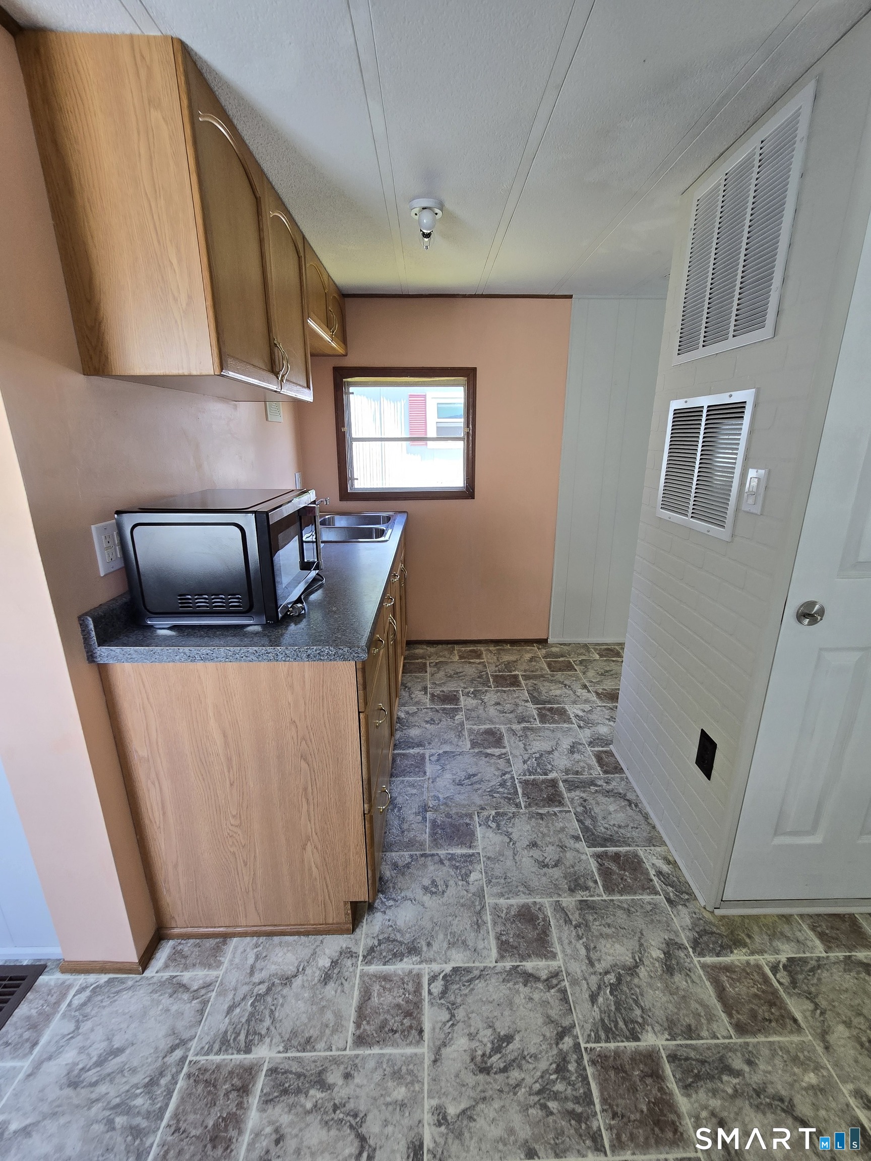 3 Sunny Acres Wallingford, CT 06492 - Photo 9 of 23