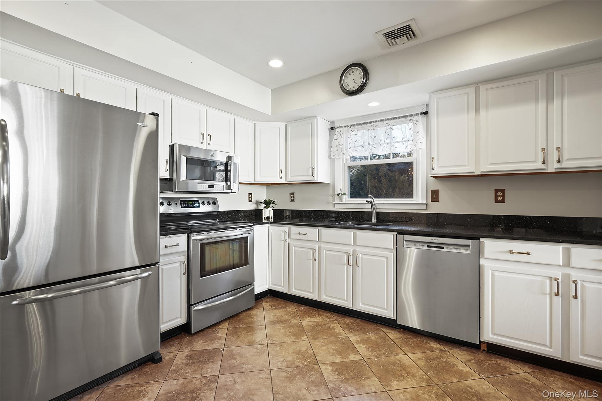 1356 Artis Road Shrub Oak, NY 10588 - Photo 10 of 41