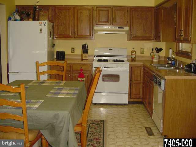 14 Narrow Road Hanover, PA 17331 - Photo 4 of 9 Gallery Image 4