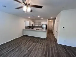 $1,395 | 807 South 6th Street, Unit 3, Bonham, TX 75418