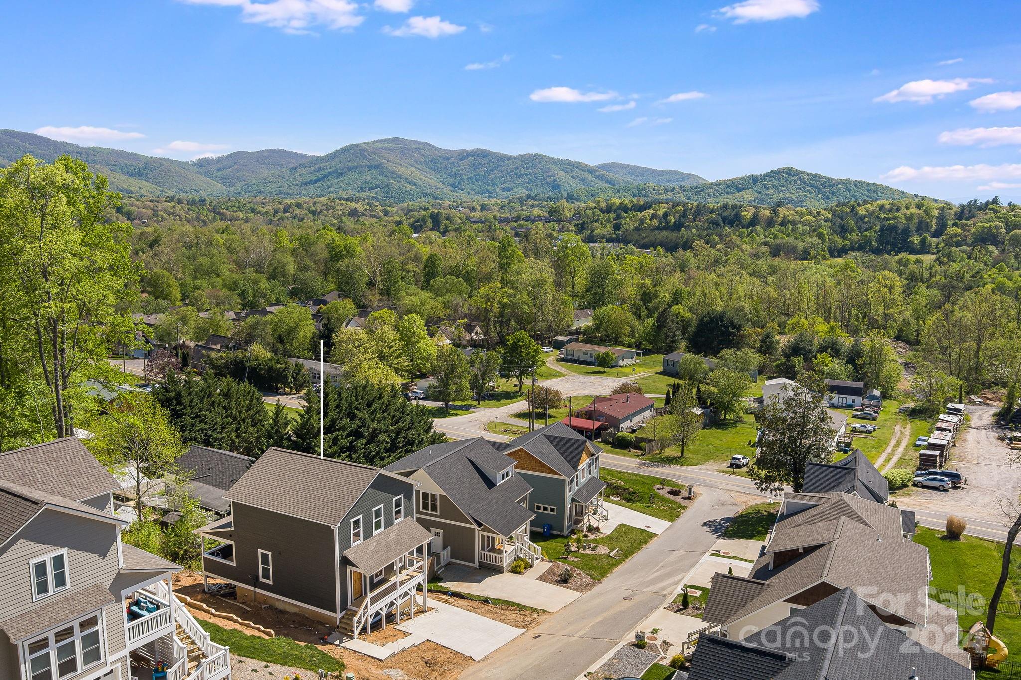 307 Magnolia Ridge Road, Unit 3 Swannanoa, NC 28778 - Photo 34 of 36 Gallery Image 34