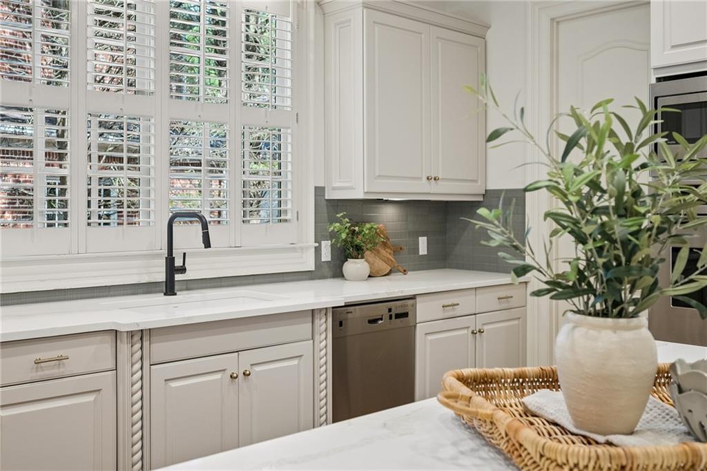 2996 Howell Mill Road Northwest Atlanta, GA 30327 - Photo 15 of 68 Gallery Image 15