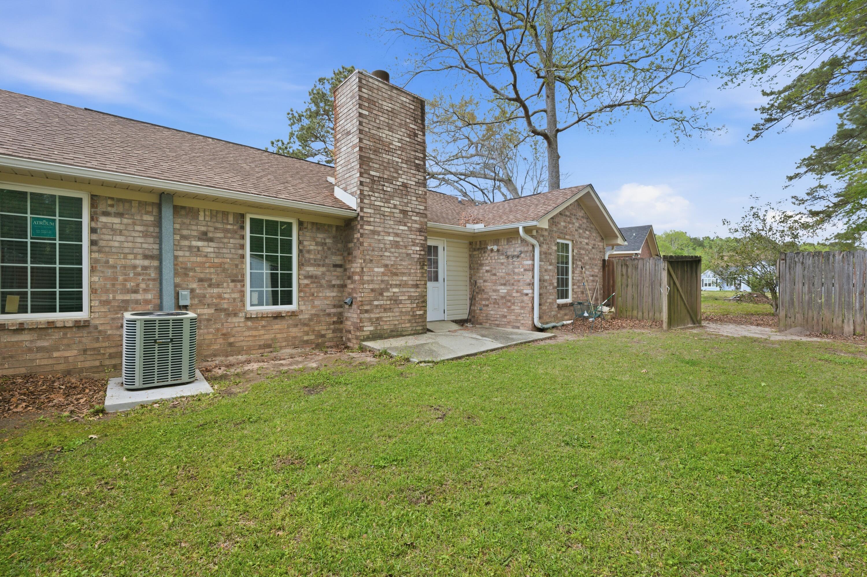 522 Temple Road Ladson, SC 29456 - Photo 3 of 24 822BC92C-D036-4AF1-B33B-FA2E5CD8A20C