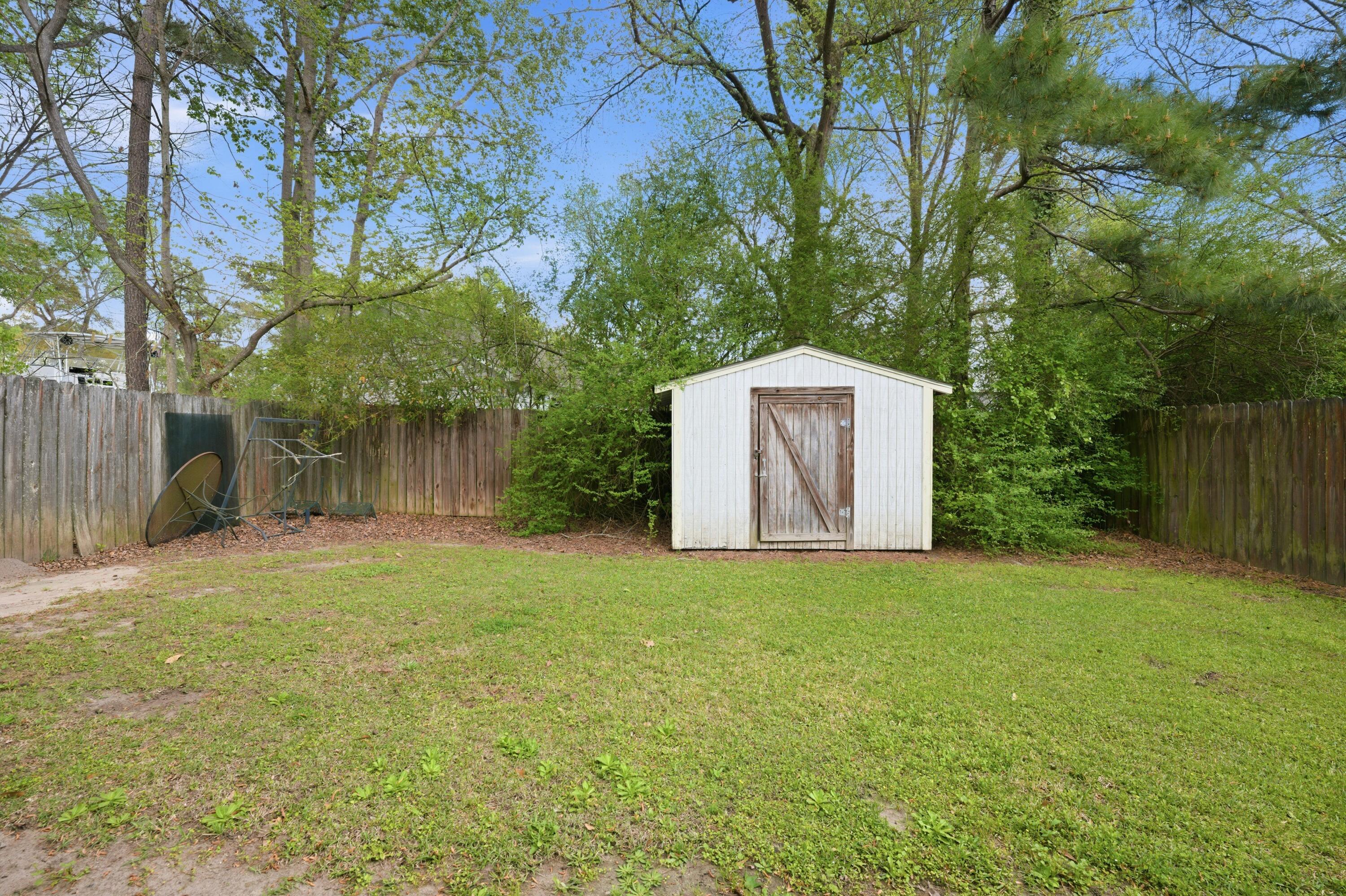 522 Temple Road Ladson, SC 29456 - Photo 5 of 24 BE316D00-8992-4BDC-9C88-3C96ECC5DEAE
