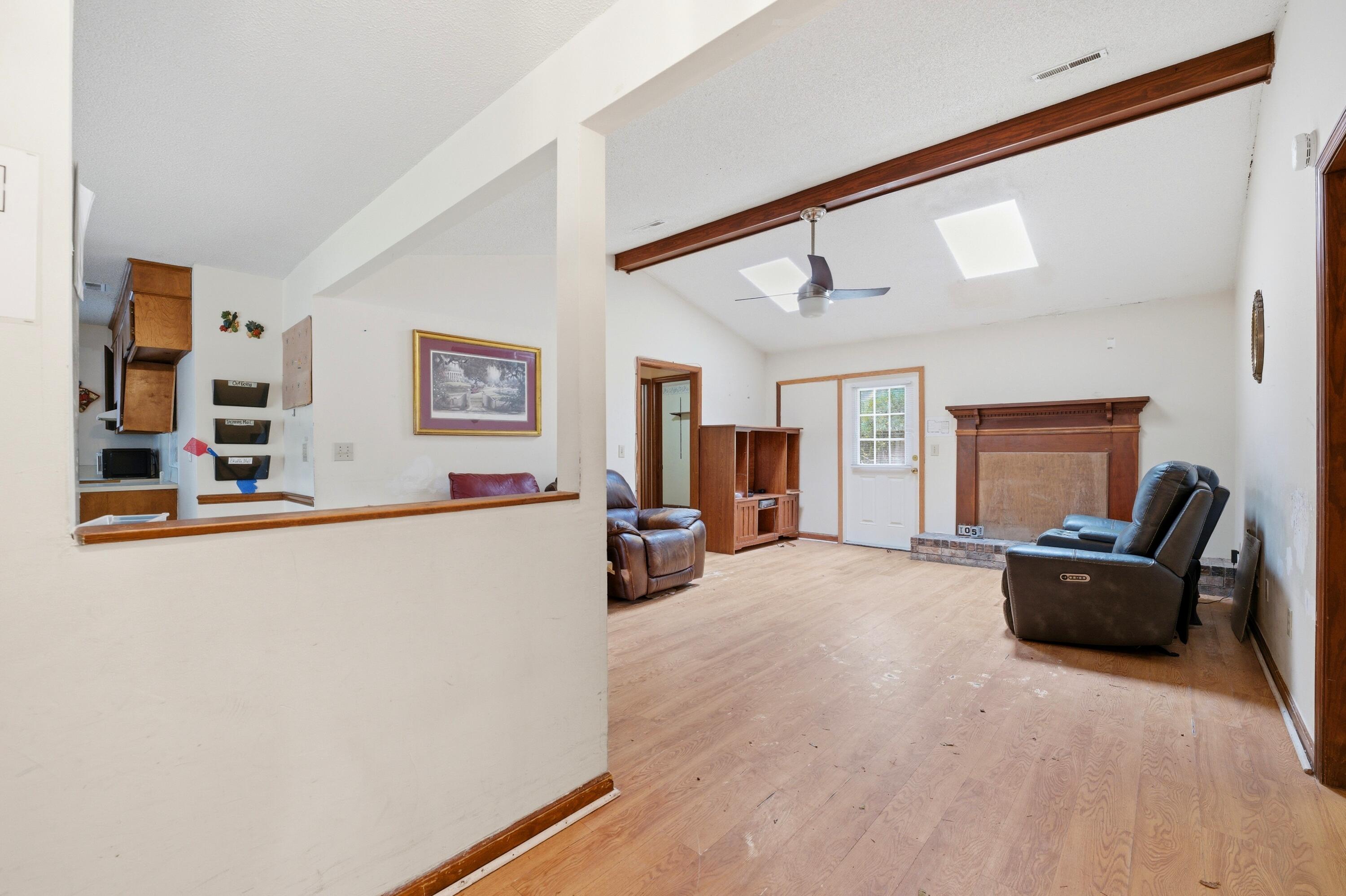 522 Temple Road Ladson, SC 29456 - Photo 8 of 24 24A8B4A0-A0E7-4A83-AEF1-F023FE0DD165