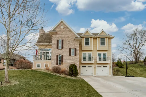 $799,900 | S67W17672 Copper Oaks Court, Muskego, WI 53150