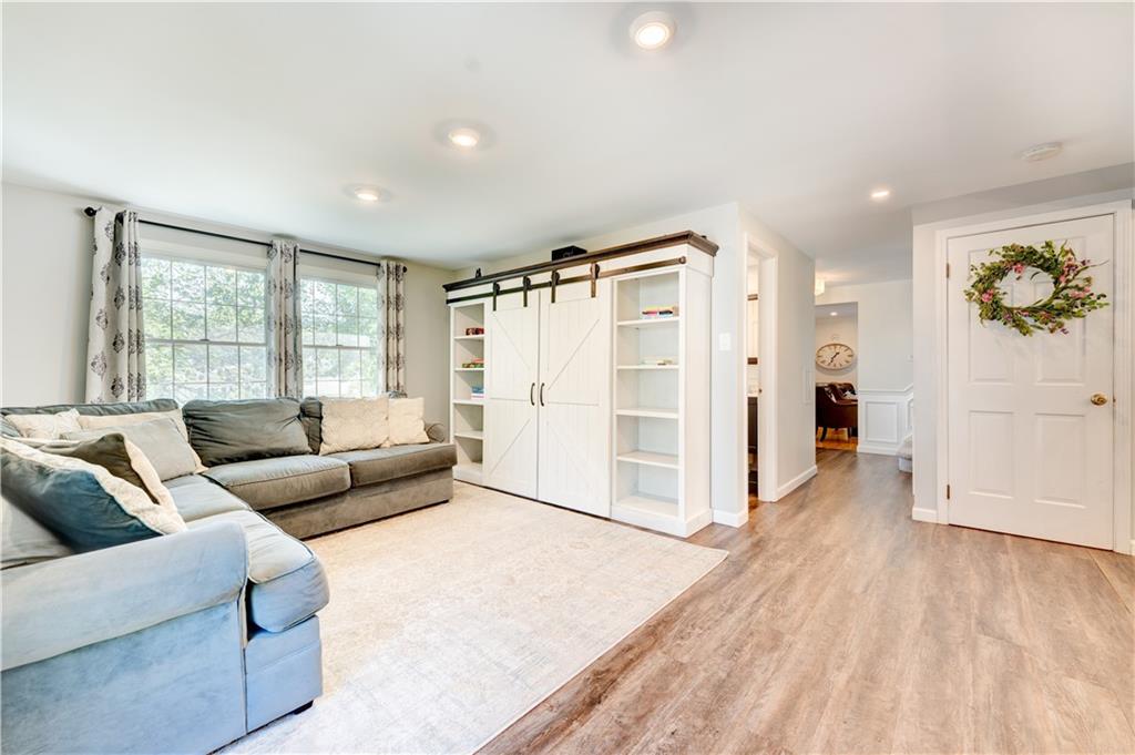 2374 Cramden Road Pittsburgh, PA 15241 - Photo 11 of 24