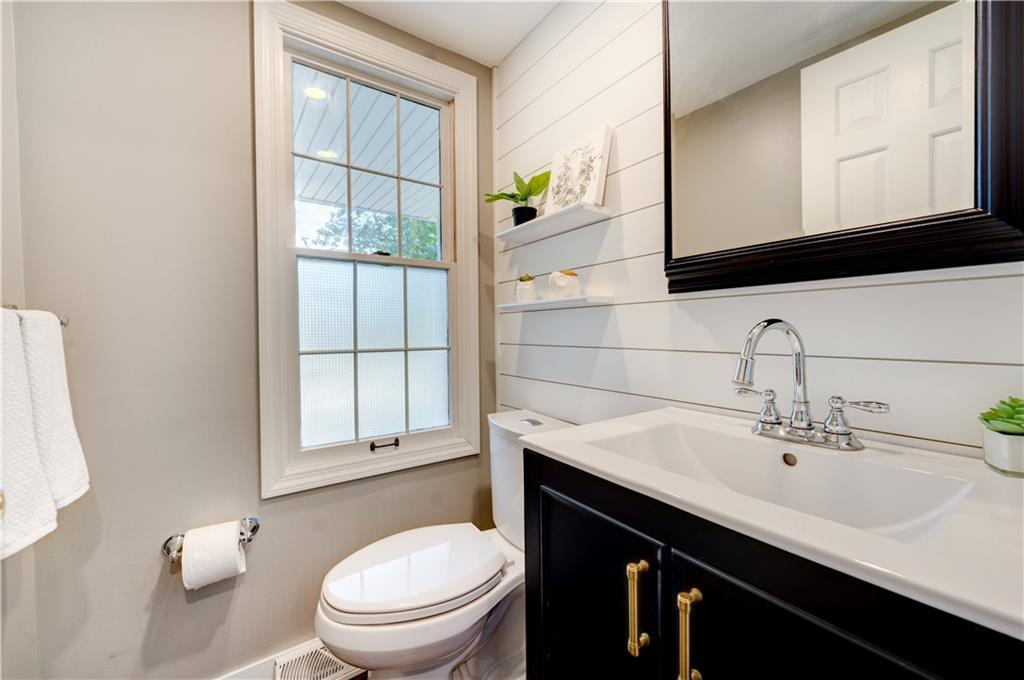 2374 Cramden Road Pittsburgh, PA 15241 - Photo 12 of 24