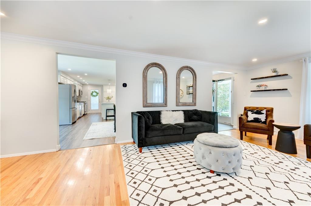 2374 Cramden Road Pittsburgh, PA 15241 - Photo 3 of 24