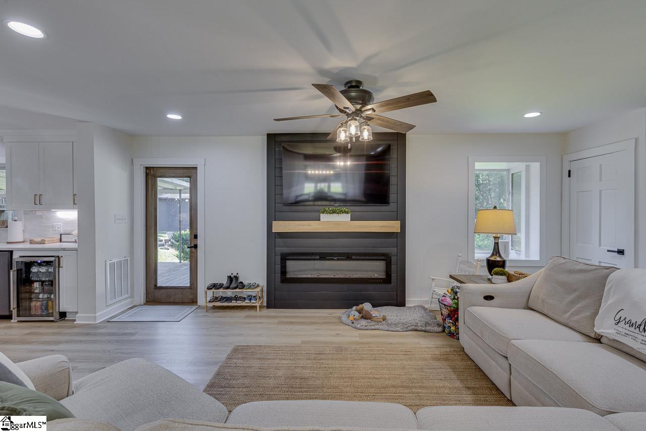 219 McCall Road Simpsonville, SC 29680 - Photo 14 of 49