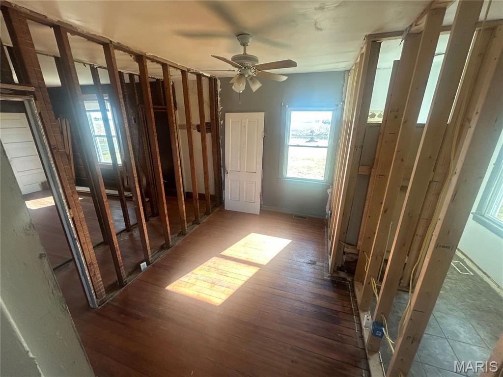 98 Northwest 200 Avenue Carrollton, IL 62016 - Photo 11 of 22