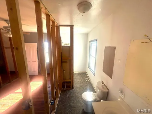 $149,000 | 98 Northwest 200 Avenue, Carrollton, IL 62016