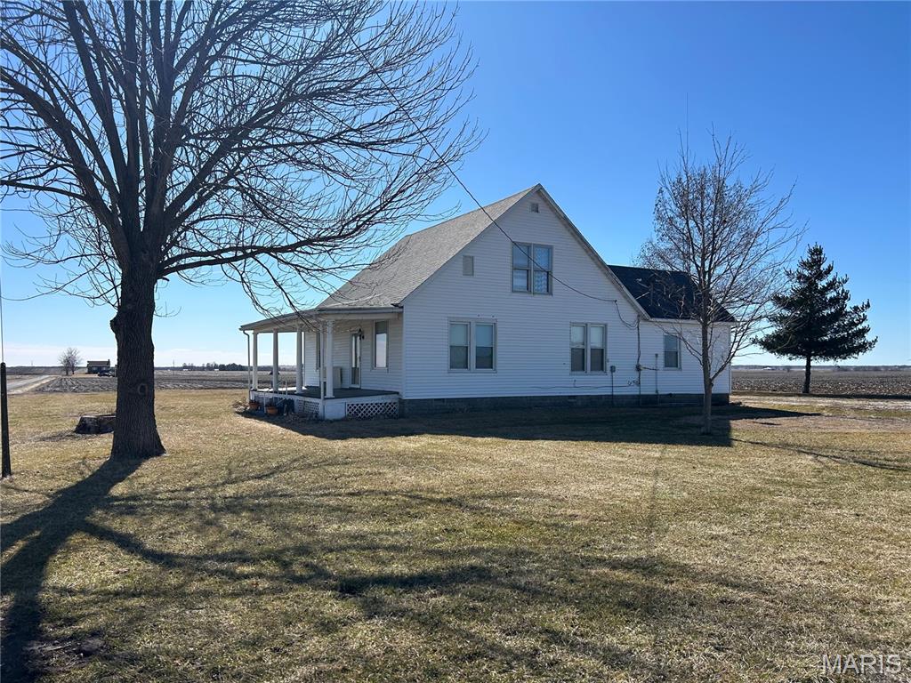 98 Northwest 200 Avenue Carrollton, IL 62016 - Photo 2 of 22