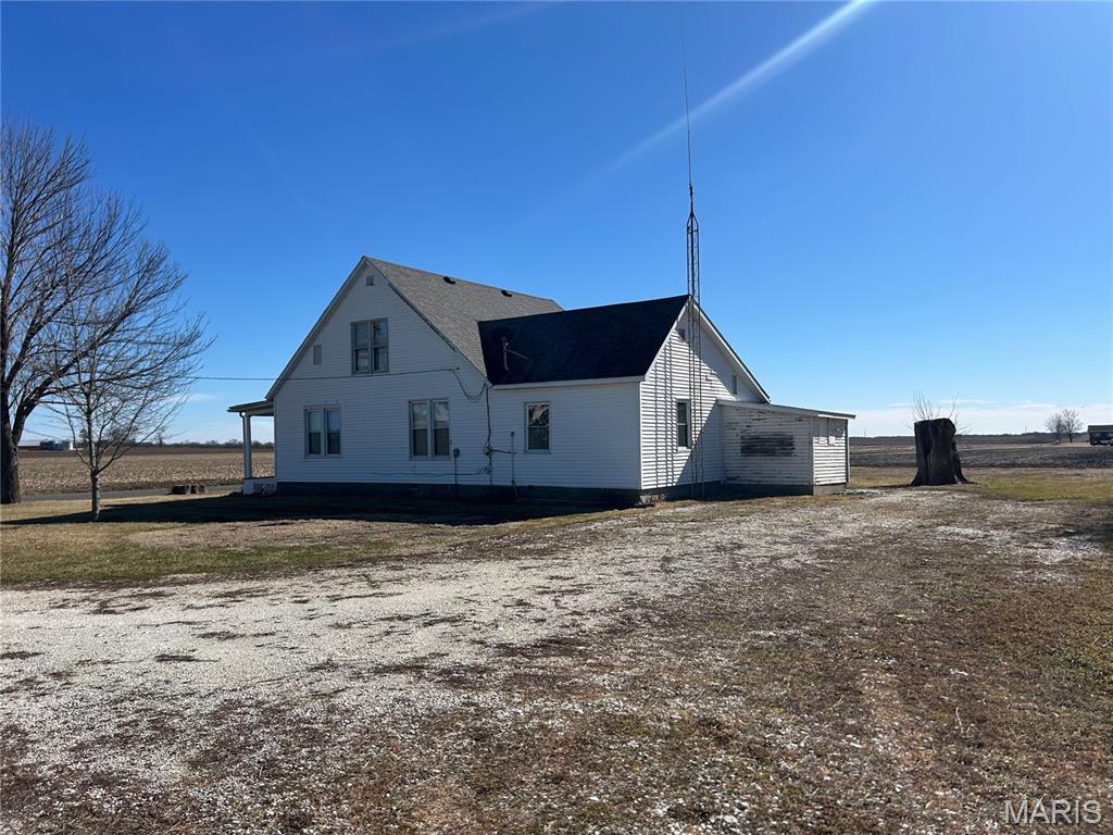 98 Northwest 200 Avenue Carrollton, IL 62016 - Photo 3 of 22