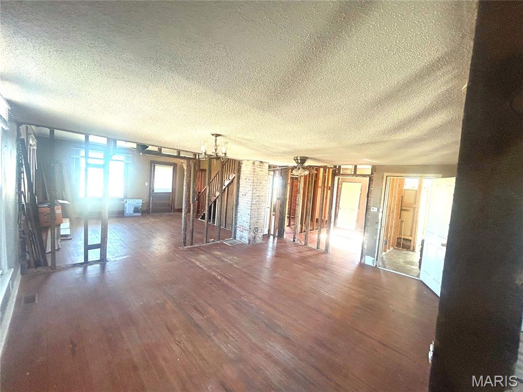 98 Northwest 200 Avenue Carrollton, IL 62016 - Photo 7 of 22