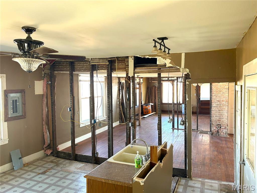 98 Northwest 200 Avenue Carrollton, IL 62016 - Photo 9 of 22