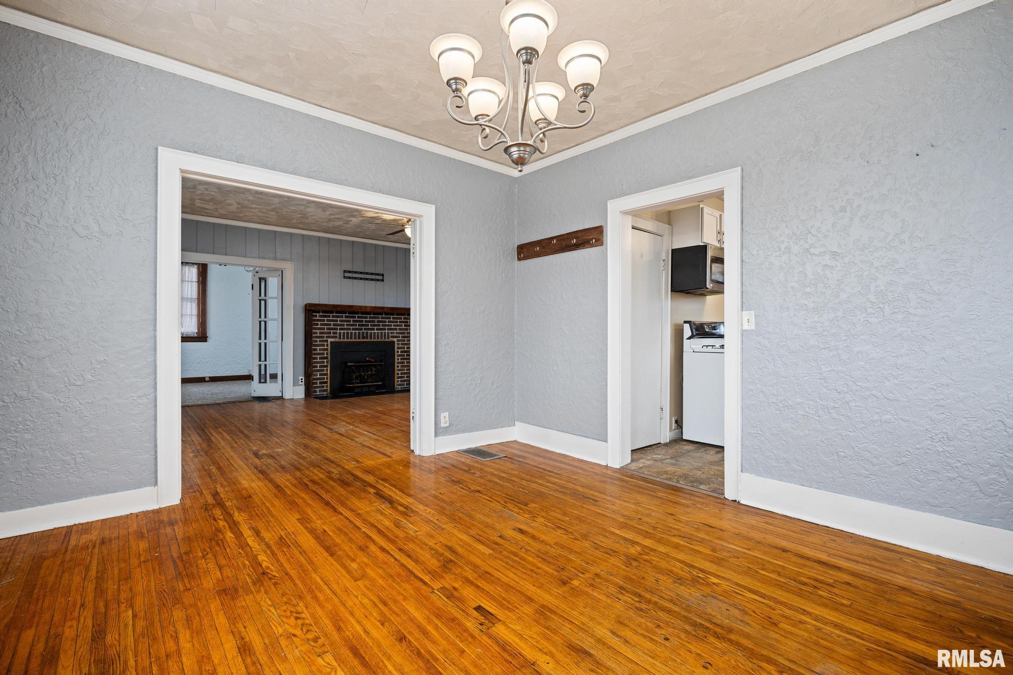 428 Roberts Street Creve Coeur, IL 61610 - Photo 11 of 28