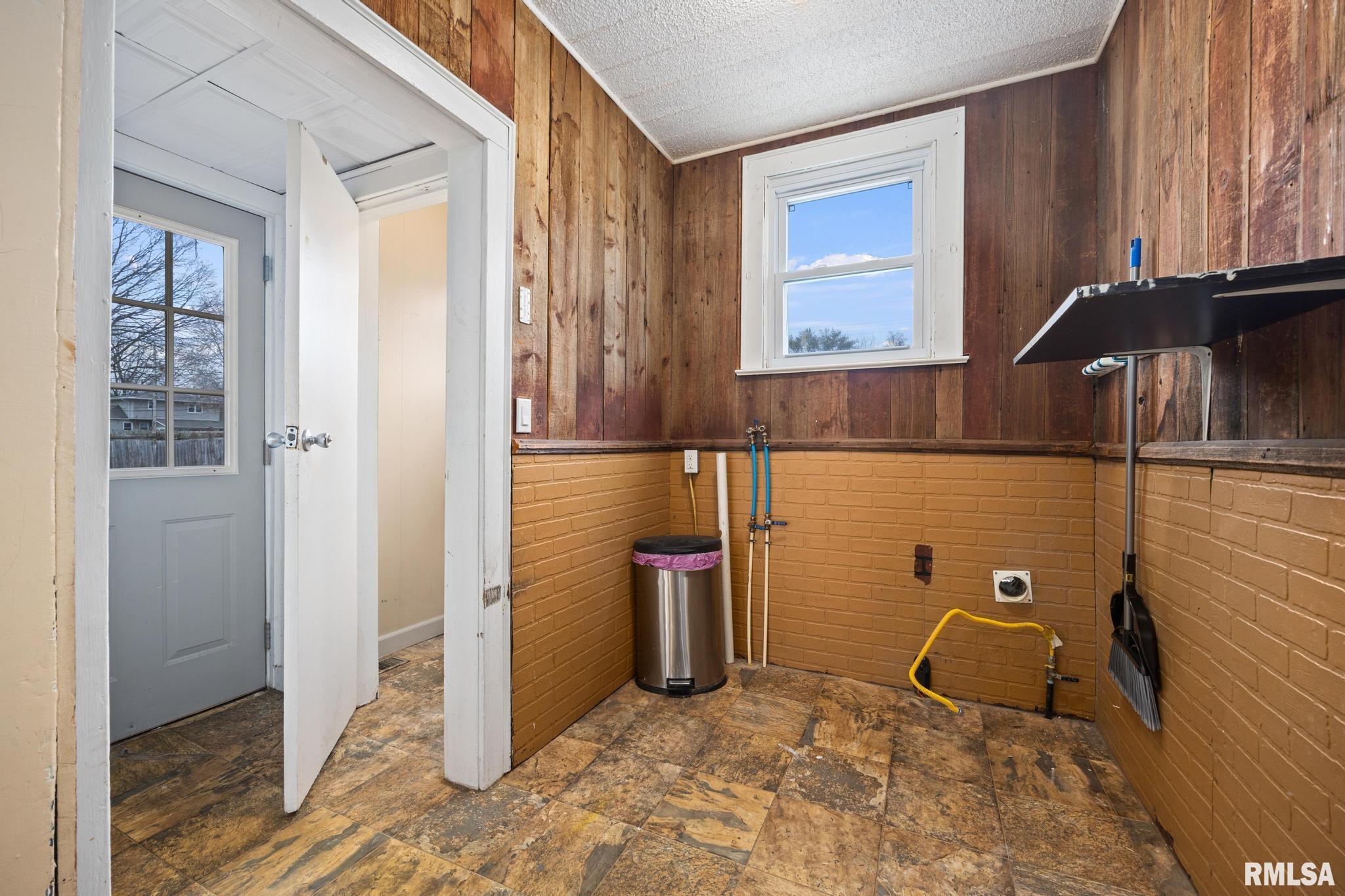 428 Roberts Street Creve Coeur, IL 61610 - Photo 15 of 28