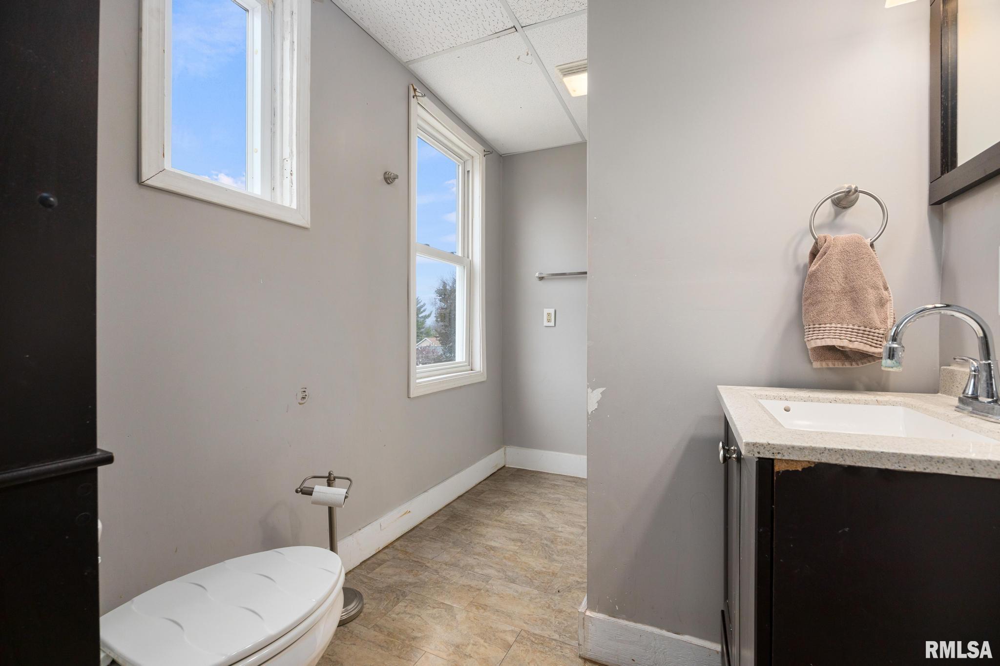 428 Roberts Street Creve Coeur, IL 61610 - Photo 19 of 28