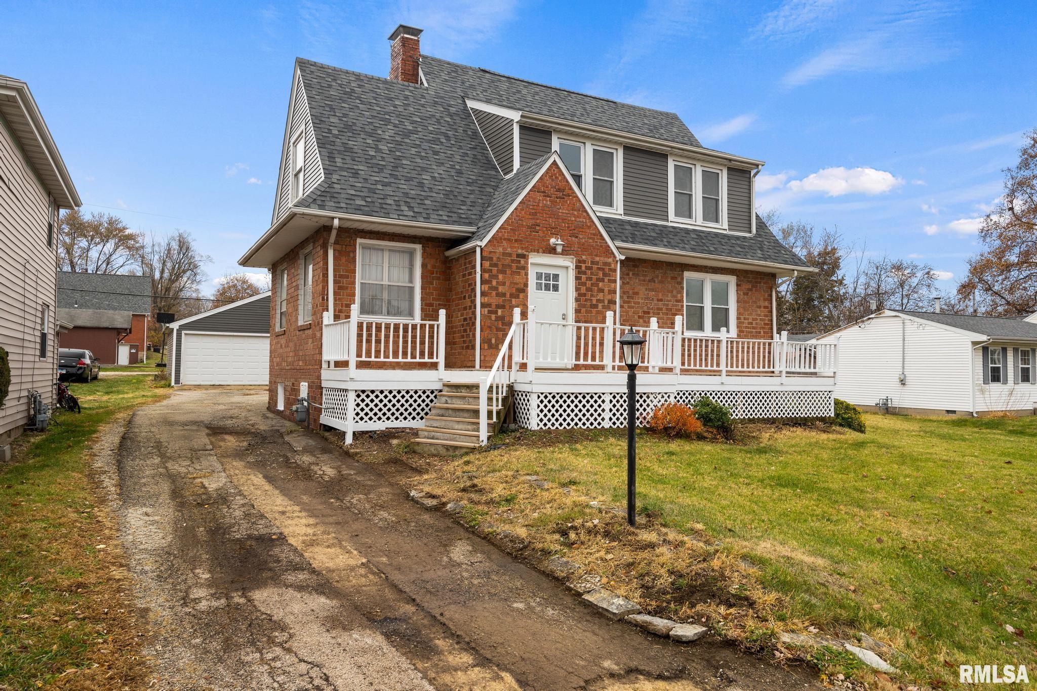 428 Roberts Street Creve Coeur, IL 61610 - Photo 2 of 28