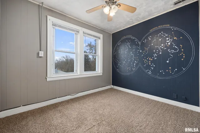 $174,000 | 428 Roberts Street, Creve Coeur, IL 61610