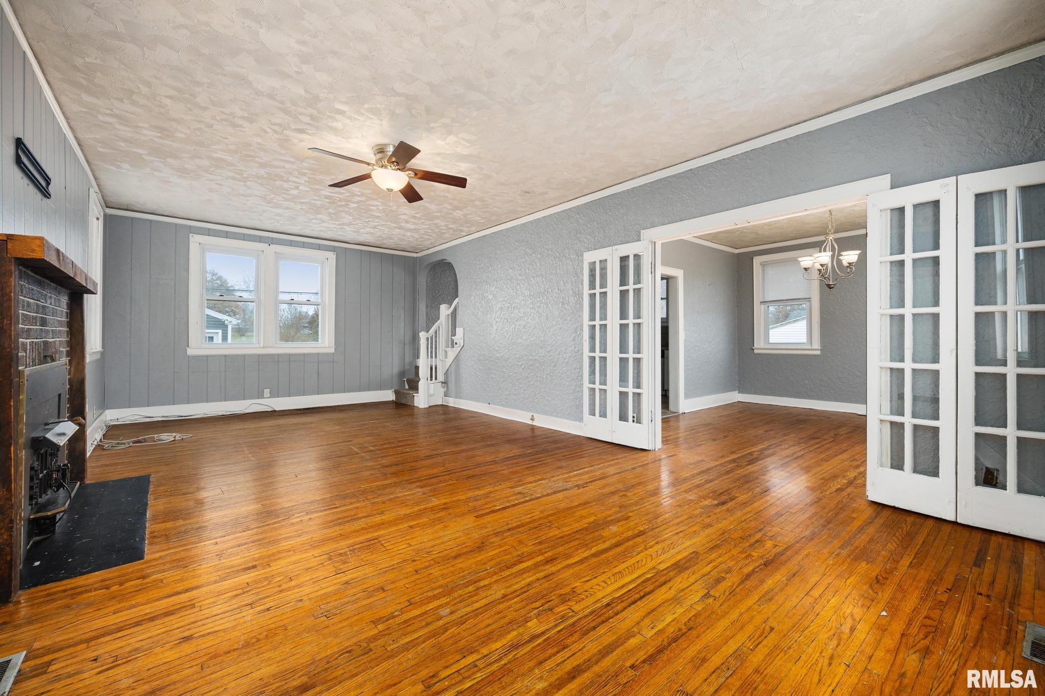 428 Roberts Street Creve Coeur, IL 61610 - Photo 5 of 28