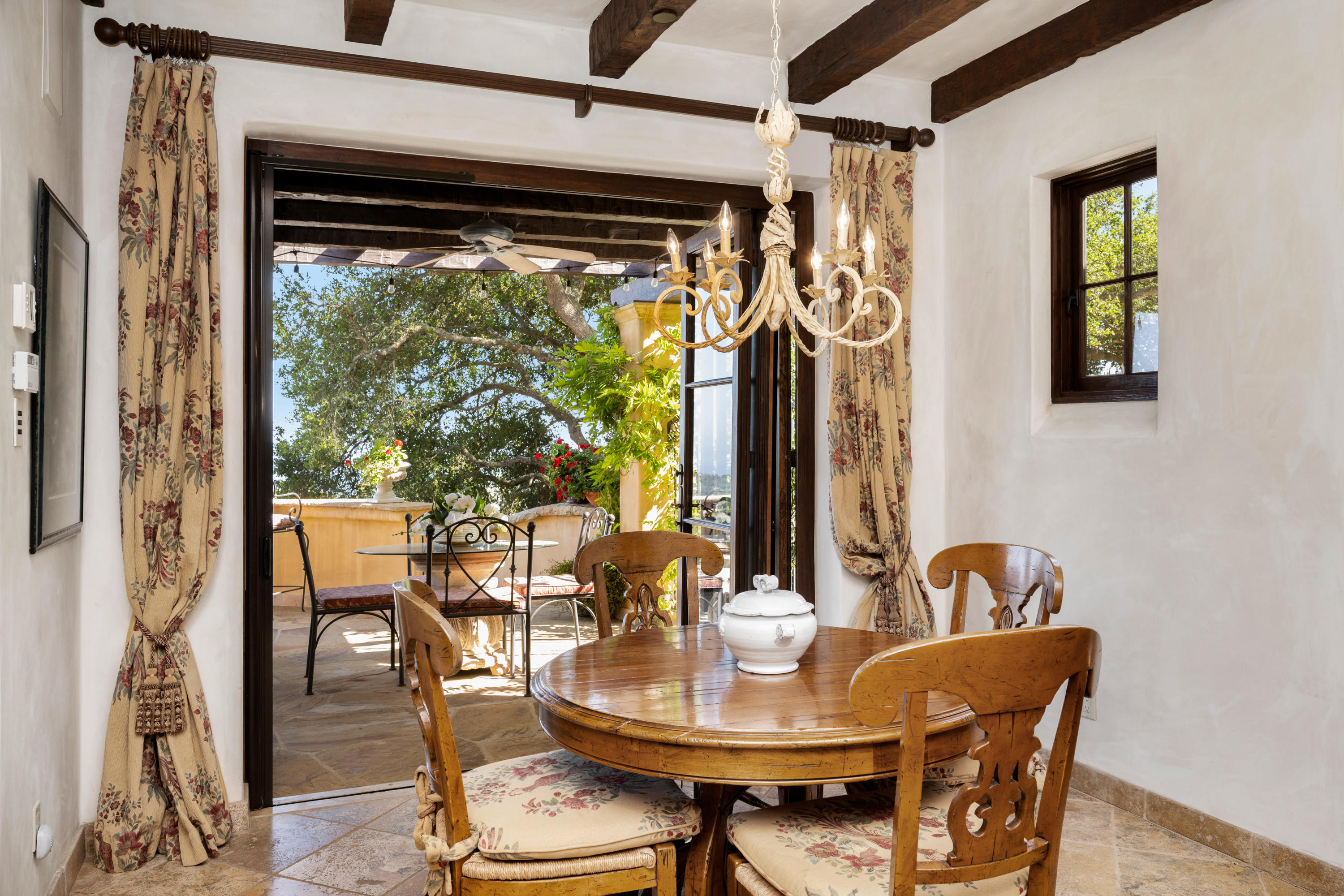 2226 Gibraltar Road Santa Barbara, CA 93103 - Photo 11 of 41 Dining Area