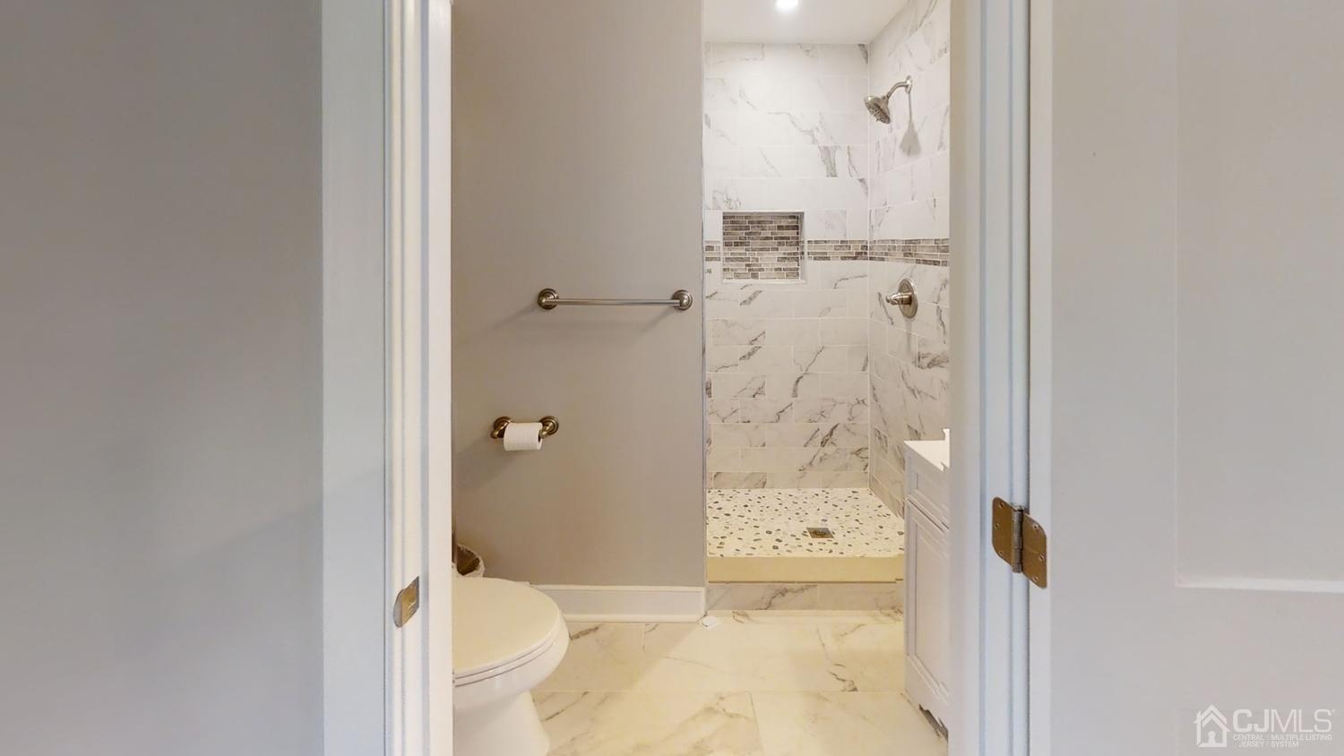 15 Wendy Road Colonia, NJ 07067 - Photo 24 of 40 Gallery Image 24