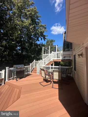 $670,000 | 30 Bridgeport Circle, Stafford, VA 22554