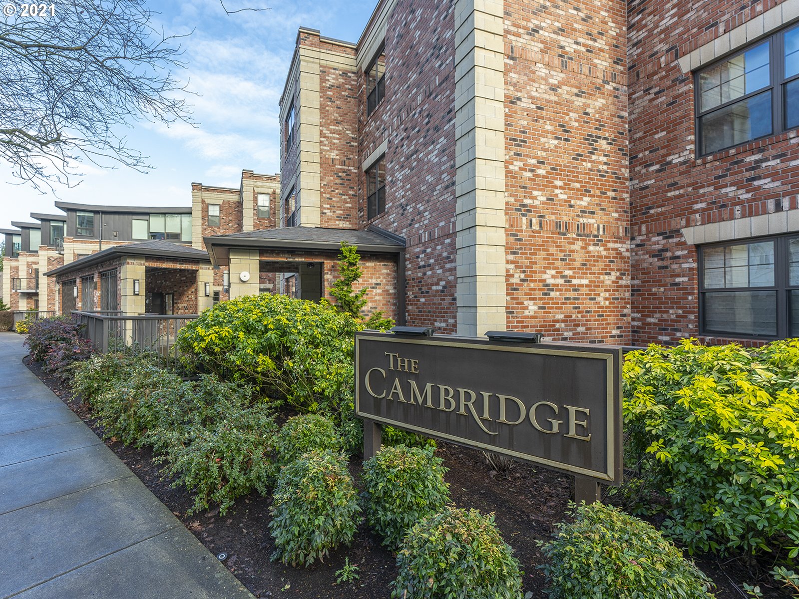 2454 Northwest Westover Road, Unit A202 Portland, OR 97210 - Photo 1 of 25 Gallery Image 1