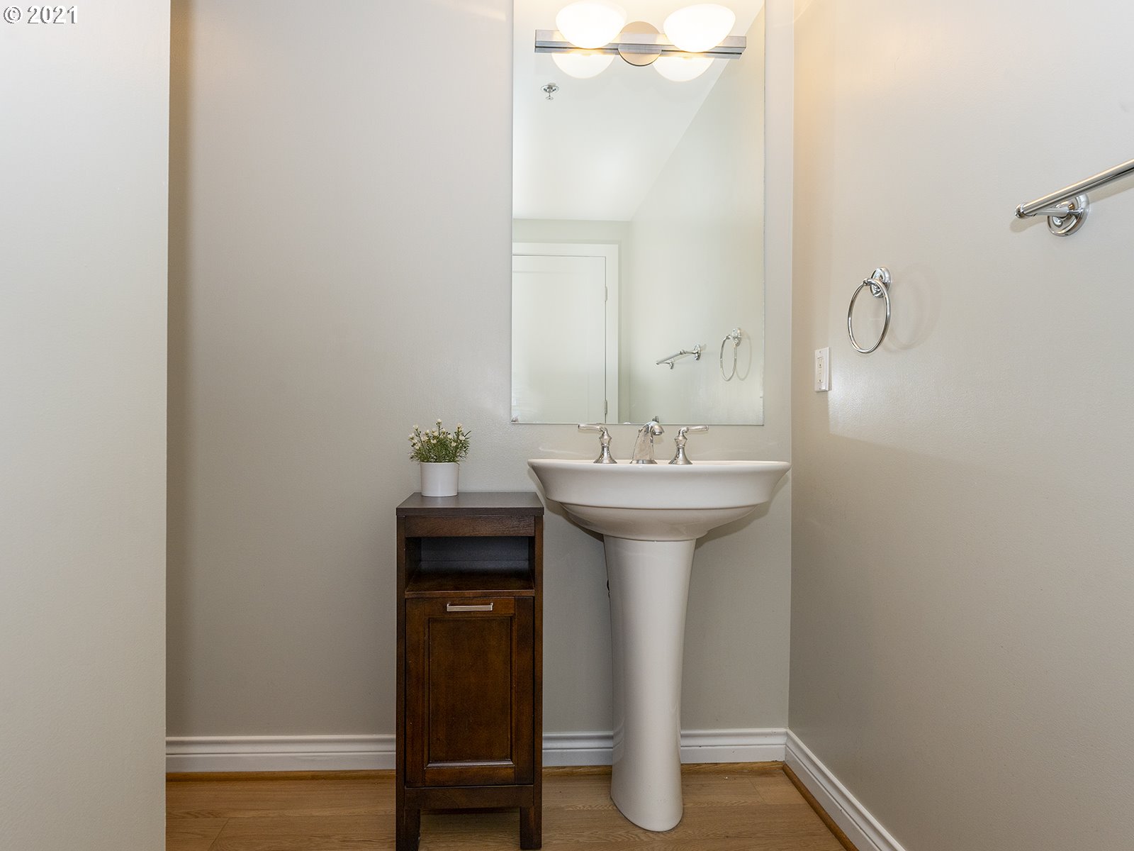 2454 Northwest Westover Road, Unit A202 Portland, OR 97210 - Photo 12 of 25 Gallery Image 12