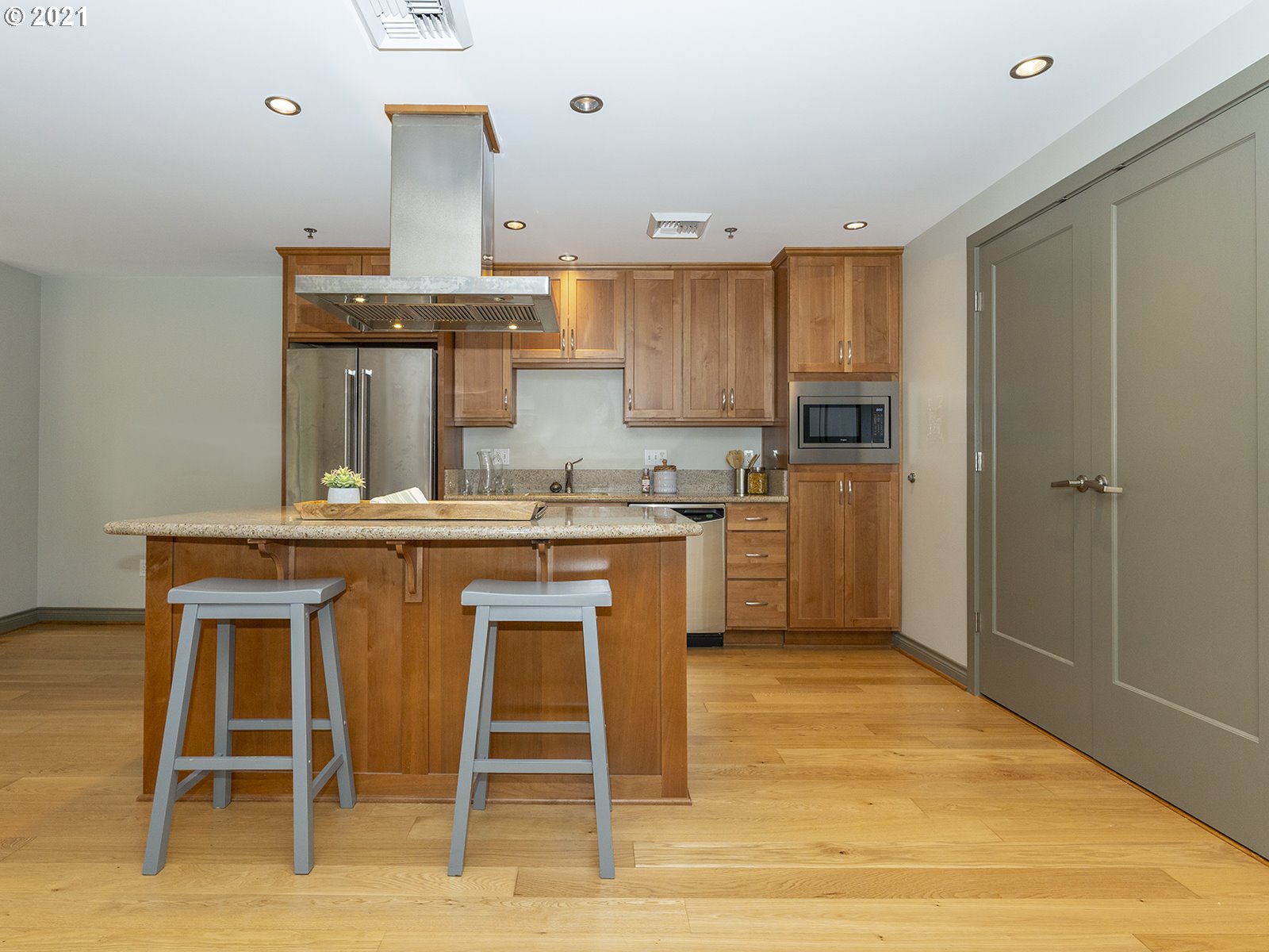 2454 Northwest Westover Road, Unit A202 Portland, OR 97210 - Photo 7 of 25 Gallery Image 7
