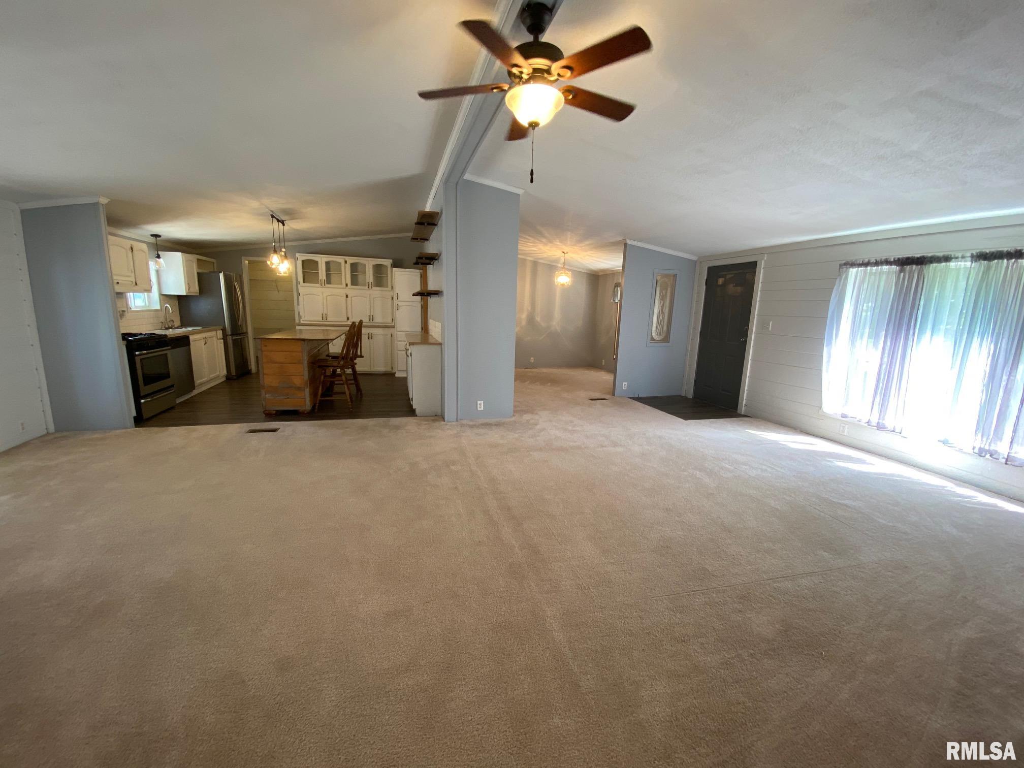7252 Loami Bates Road Loami, IL 62661 - Photo 5 of 37