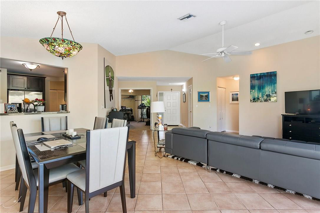 6345 Sweet Maple Lane Boca Raton, FL 33433 - Photo 4 of 18 Photo 4