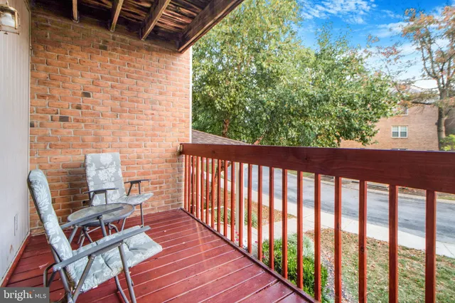 $1,500 | 4 Banyan Wood Court, Unit 201, Essex, MD 21221