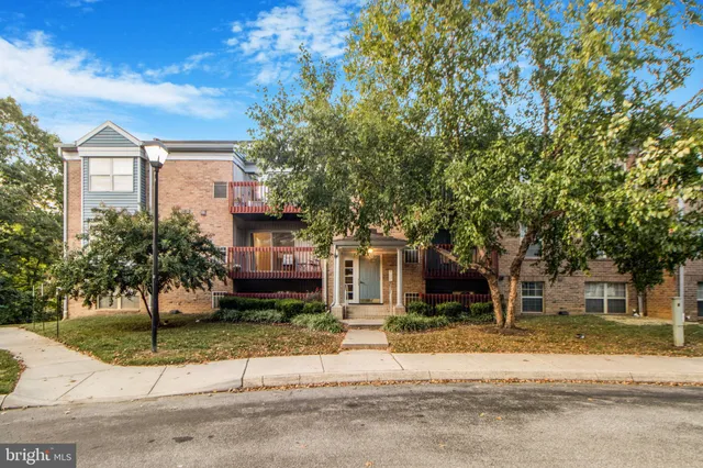 $1,500 | 4 Banyan Wood Court, Unit 201, Essex, MD 21221