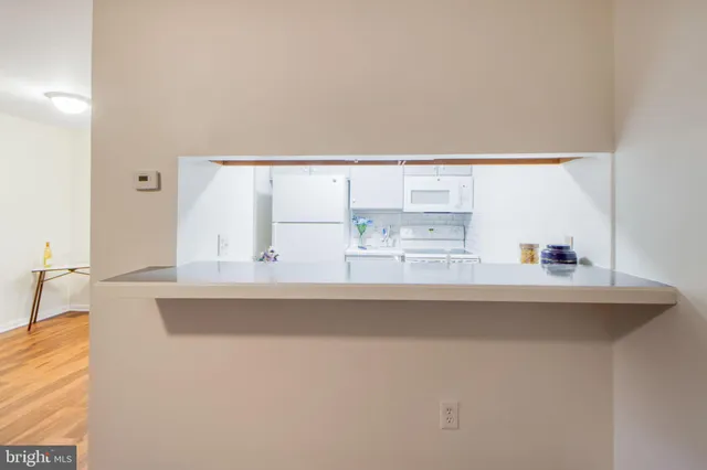 $1,500 | 4 Banyan Wood Court, Unit 201, Essex, MD 21221