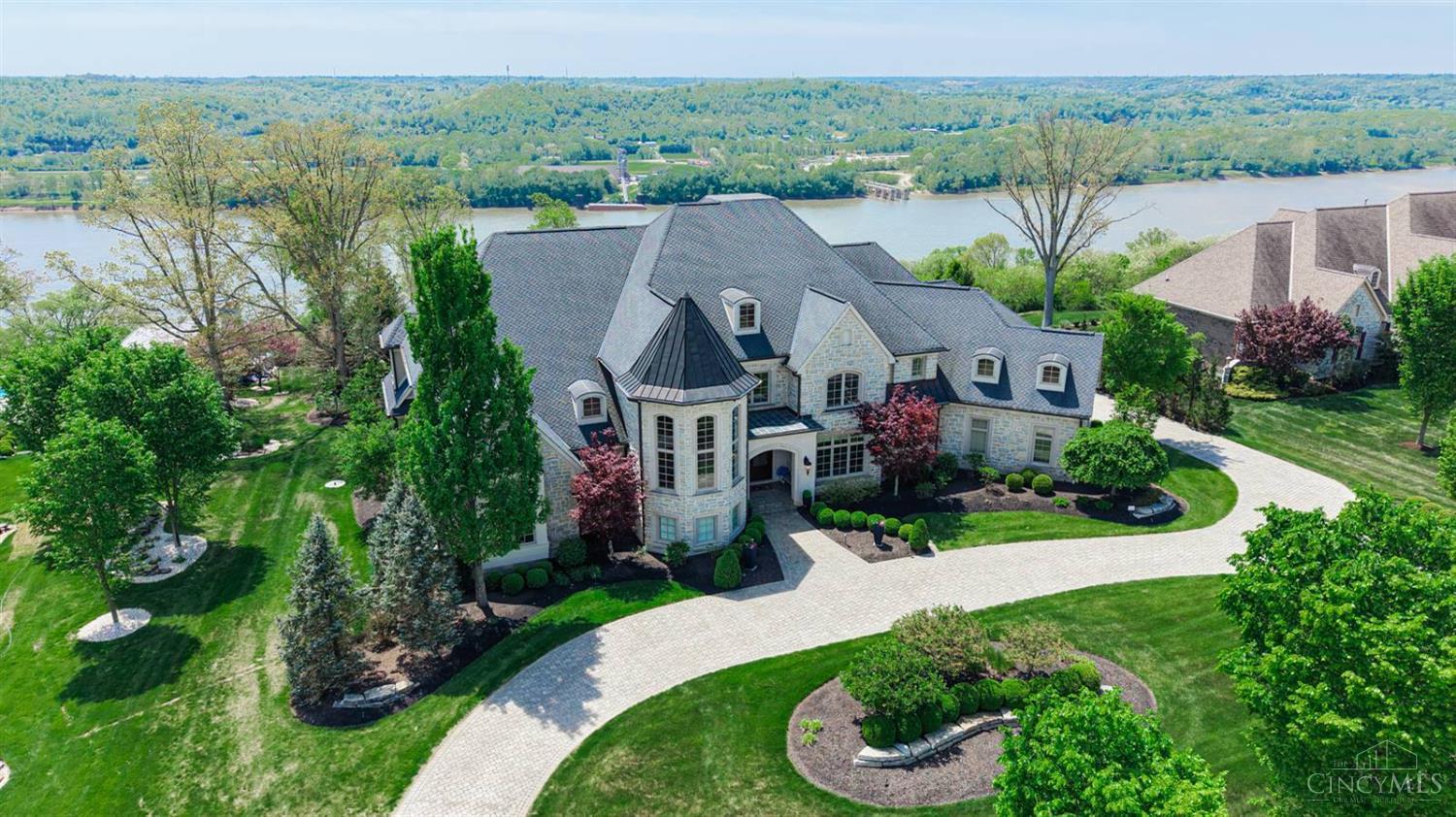 7951 Ayers Road Cincinnati, OH 45255 - Photo 4 of 99