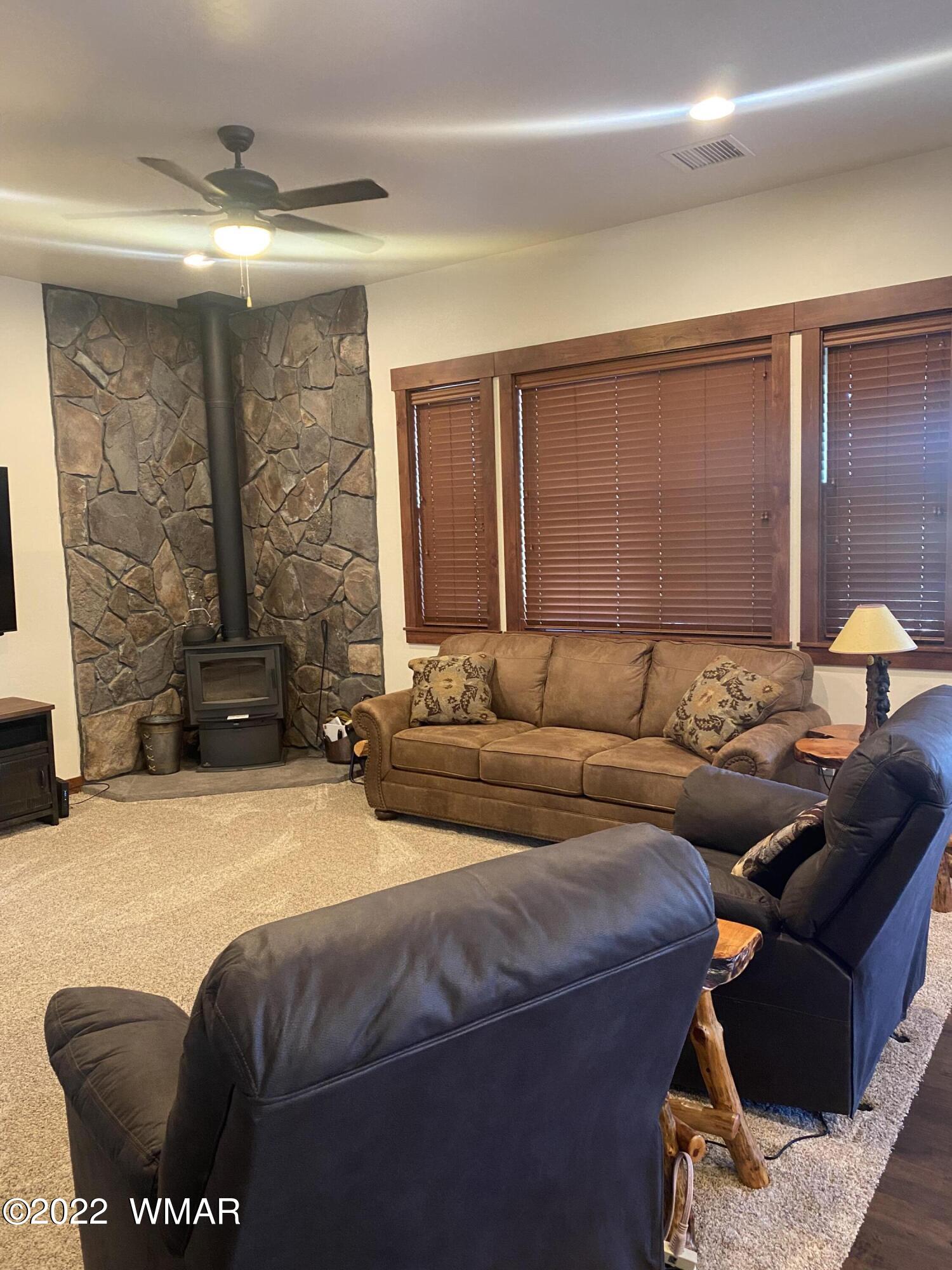 2936 Yellowjacket Street Overgaard, AZ 85933 - Photo 3 of 26