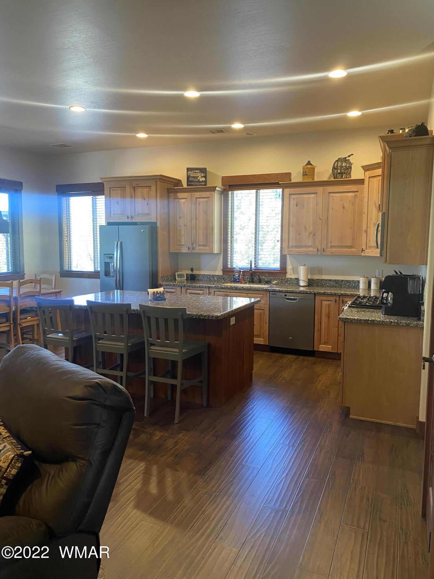 2936 Yellowjacket Street Overgaard, AZ 85933 - Photo 4 of 26