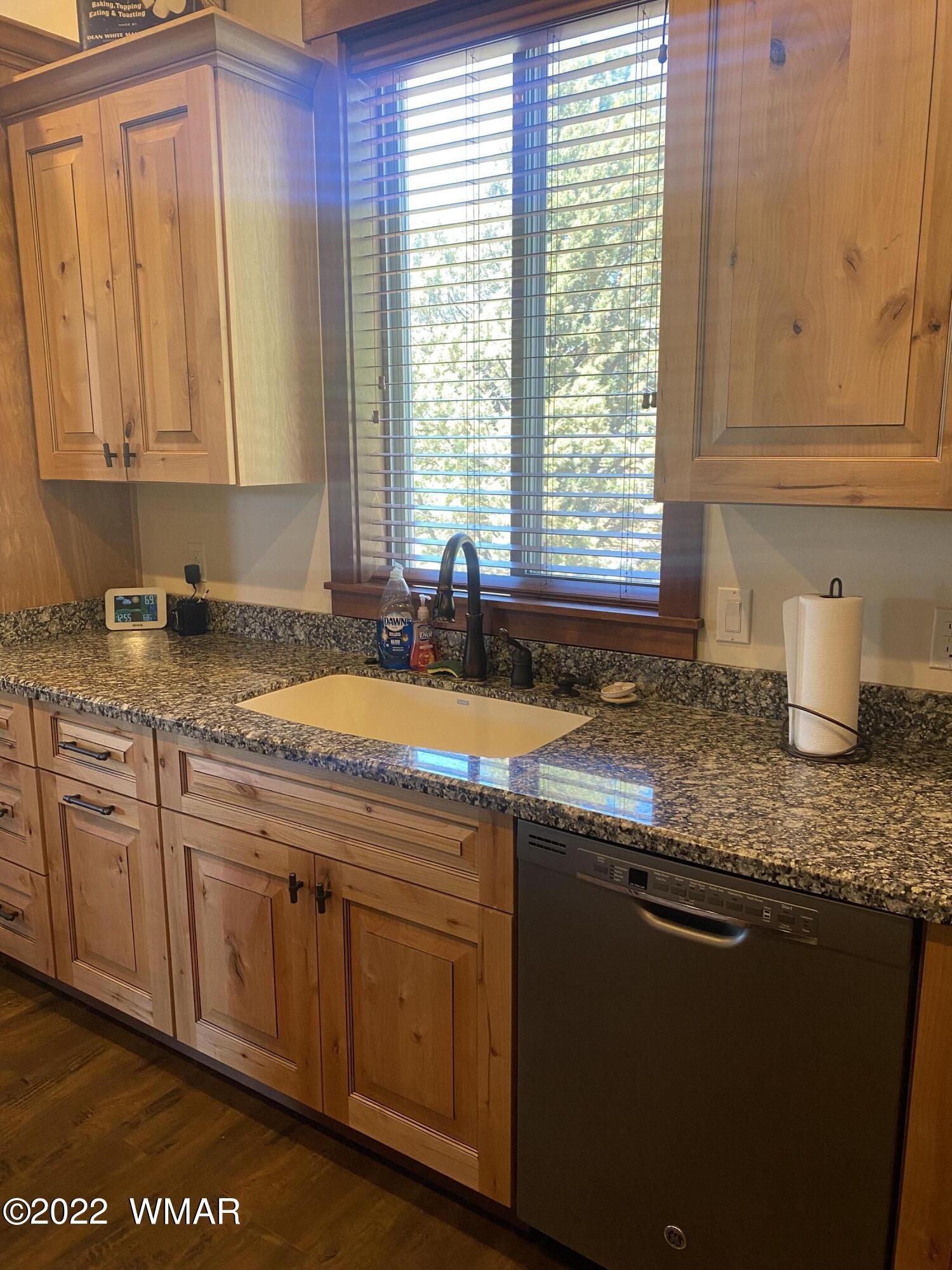 2936 Yellowjacket Street Overgaard, AZ 85933 - Photo 7 of 26