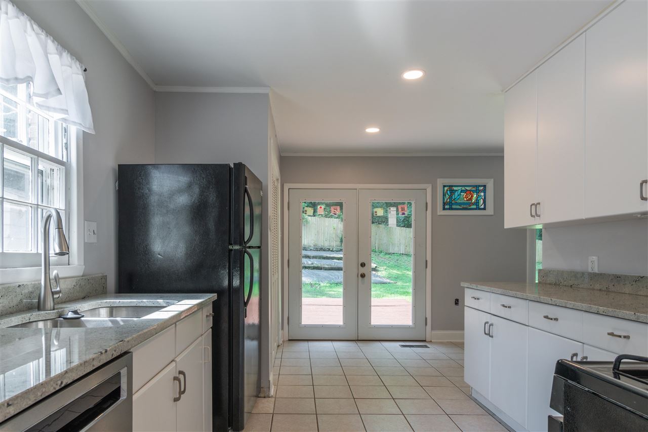 465 Vaughn Road Memphis, TN 38122 - Photo 8 of 25 Gallery Image 8