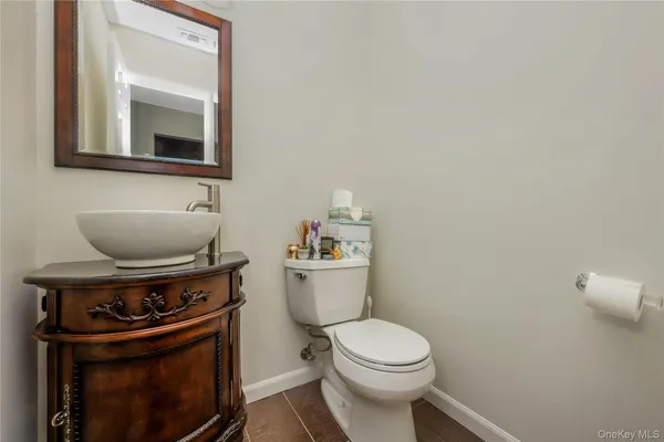 $674,000 | 82 Cottonwood Court, Unit 82, Wantagh, NY 11793