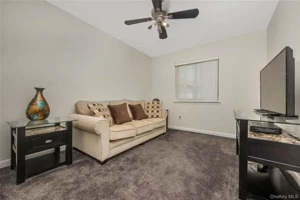 $674,000 | 82 Cottonwood Court, Unit 82, Wantagh, NY 11793