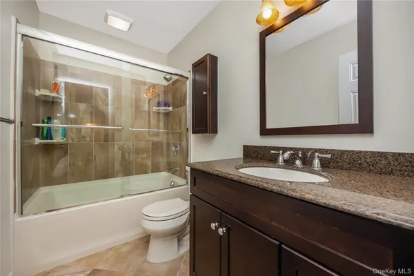 $674,000 | 82 Cottonwood Court, Unit 82, Wantagh, NY 11793