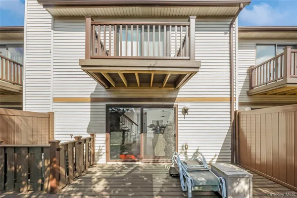 $674,000 | 82 Cottonwood Court, Unit 82, Wantagh, NY 11793